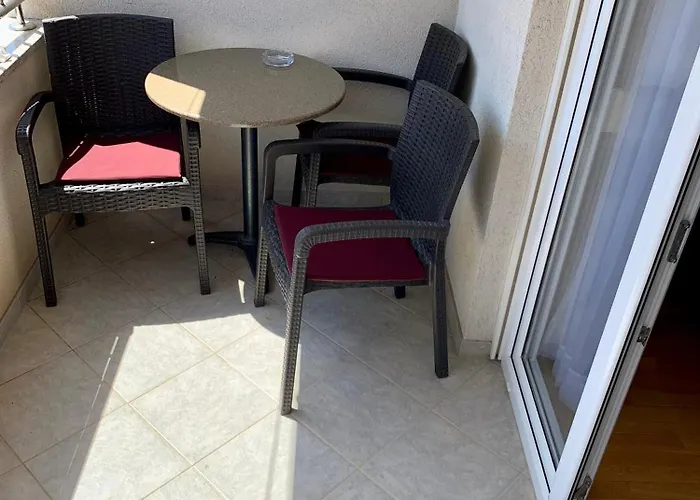 Pearl-free Parking Apartment *