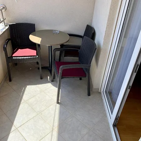 Pearl-free Parking Apartman *