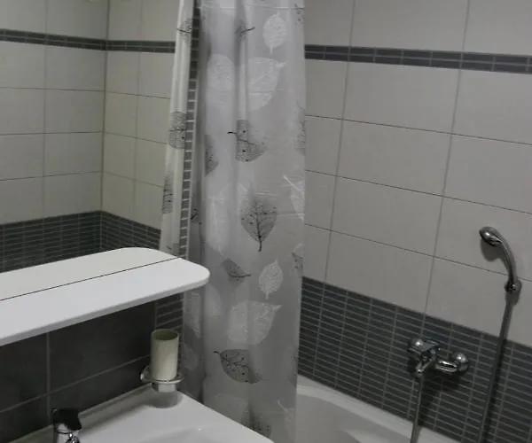 Pearl-free Parking Apartman